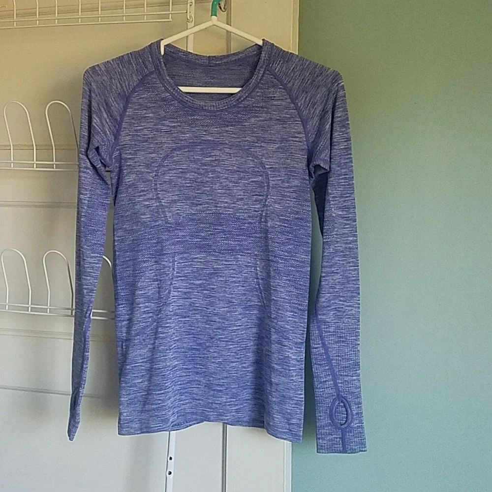 Lululemon Athletica Swiftly Tech Long Sleeve Shirt Crewneck Heathered Thumbholes